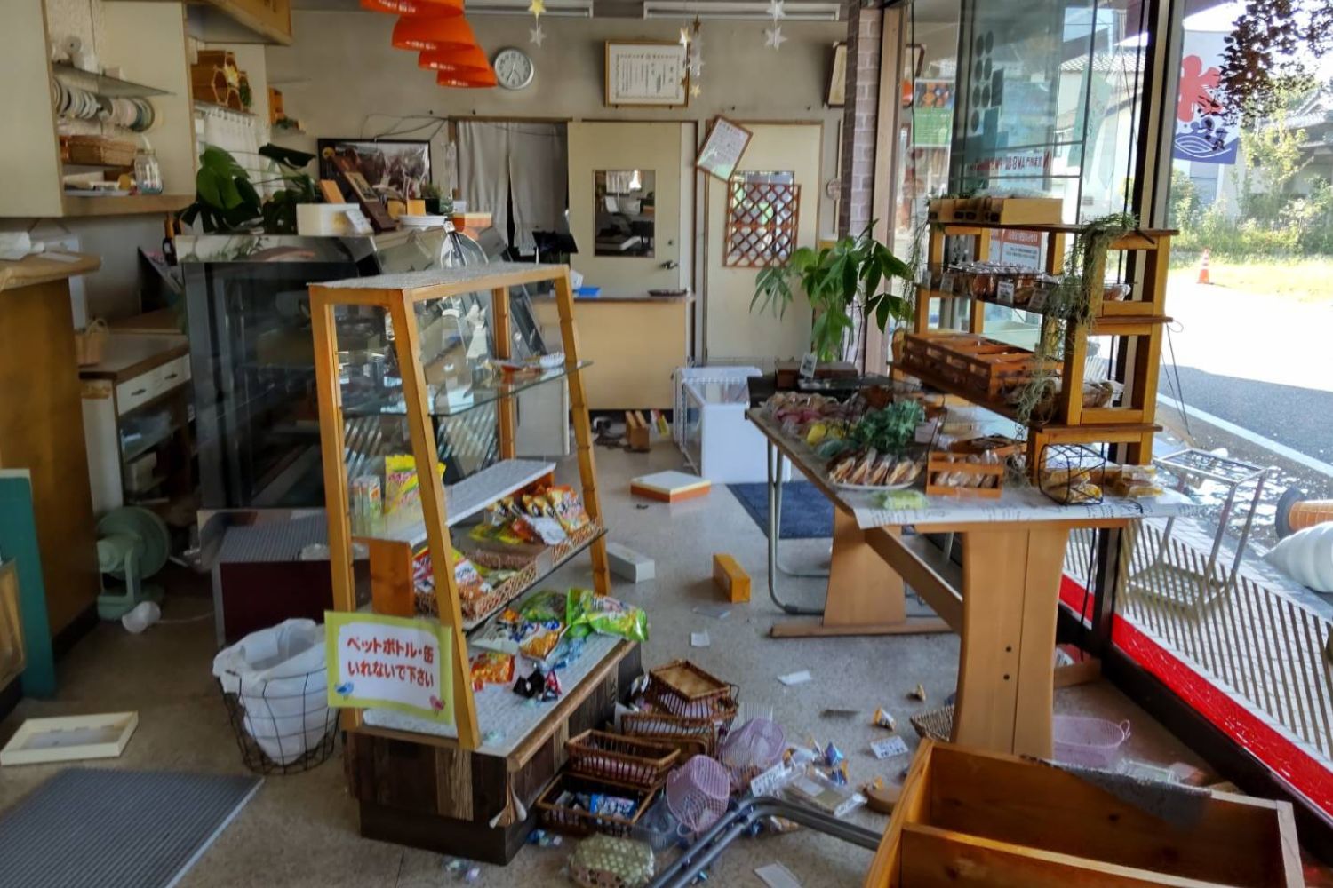 /data/ec/1791/店舗内被災.jpg