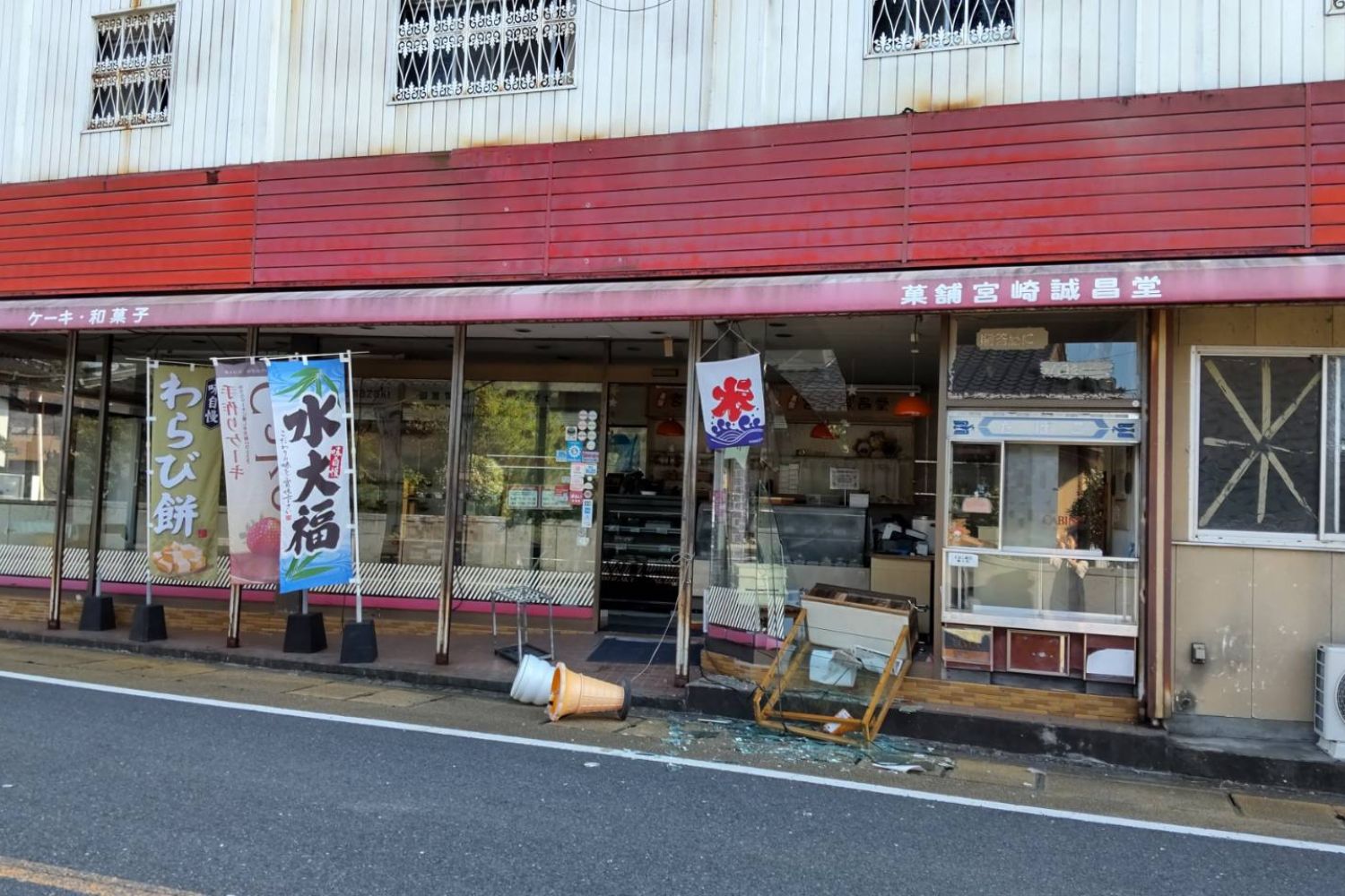 /data/ec/1791/店舗前被災.jpg